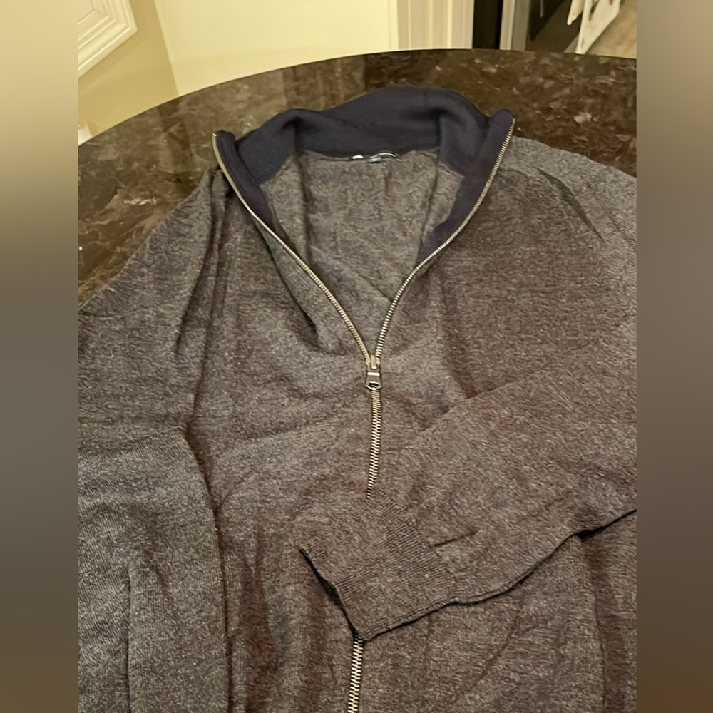 Gap/ XL cardigan, never worn, 100% Italian Merino Wool with 2- pockets